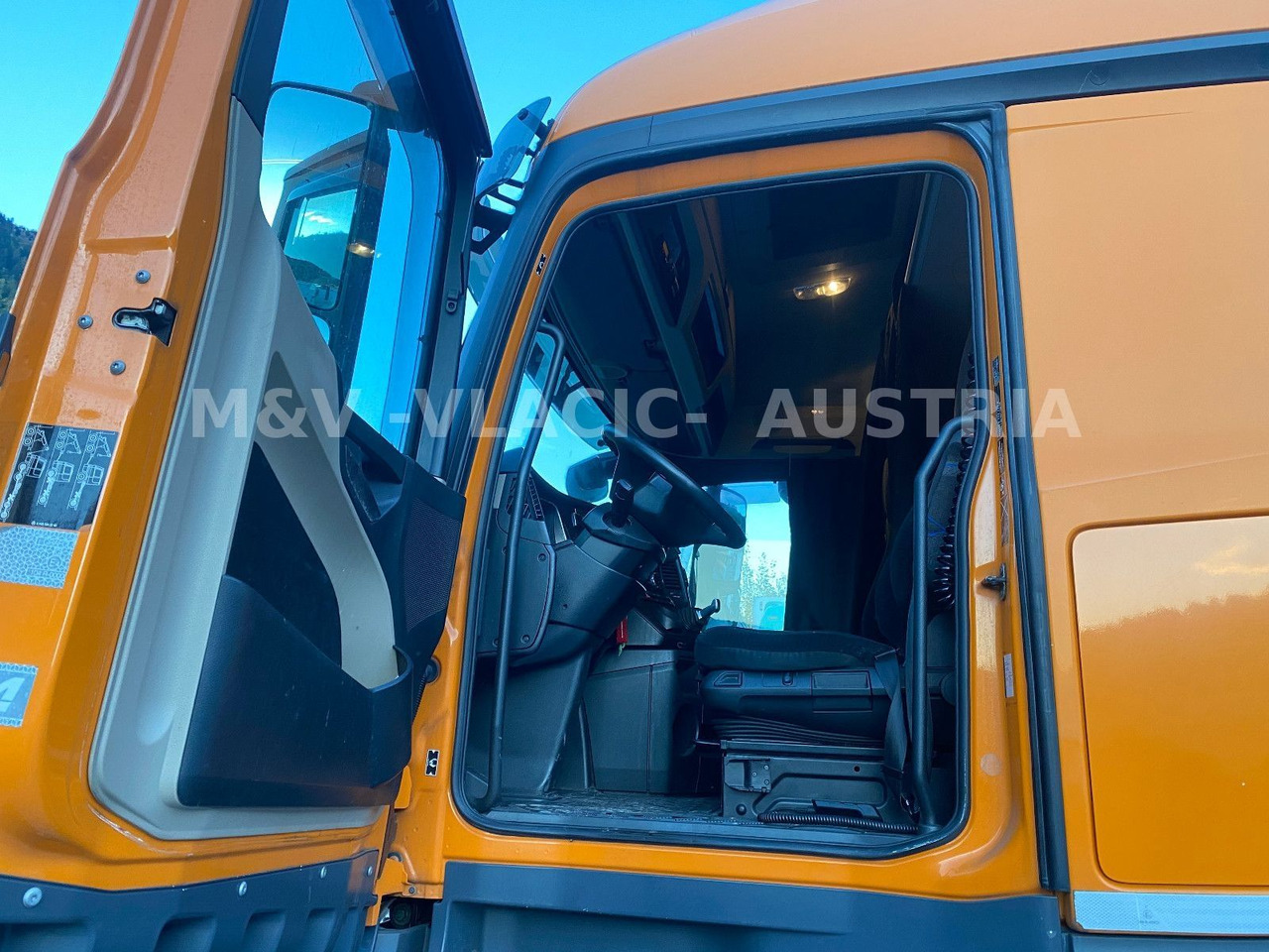 Mercedes-Benz 2542 - Container transporter/ Swap body truck: picture 2 Mercedes-Benz 2542 - Container transporter/ Swap body truck: picture 2