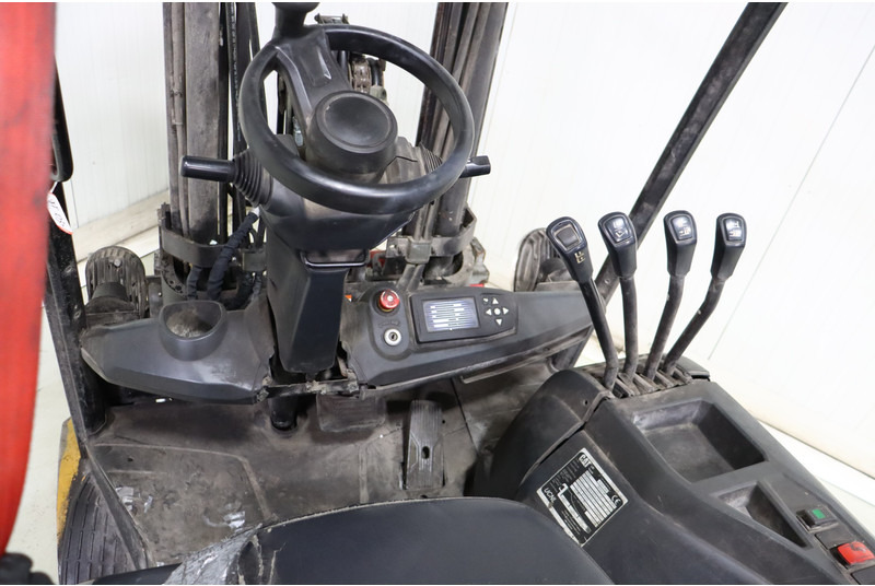 Caterpillar EP35N - Electric forklift: picture 2 Caterpillar EP35N - Electric forklift: picture 2