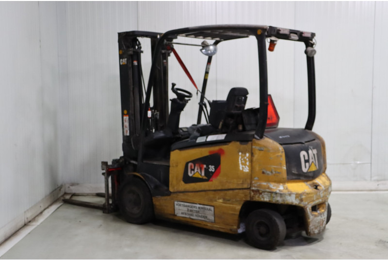 Caterpillar EP35N - Electric forklift: picture 5 Caterpillar EP35N - Electric forklift: picture 5