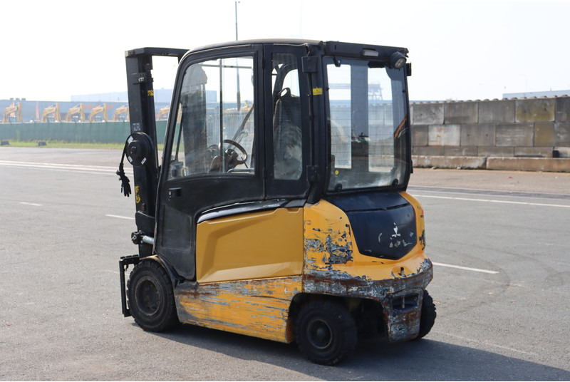 Electric forklift Mitsubishi FB35N: picture 5