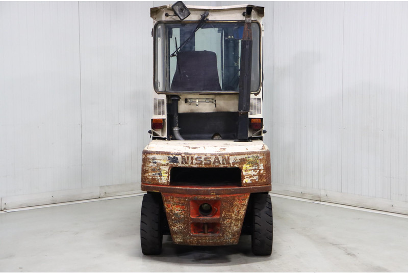 Nissan FGJ02A30U - Diesel forklift: picture 5 Nissan FGJ02A30U - Diesel forklift: picture 5