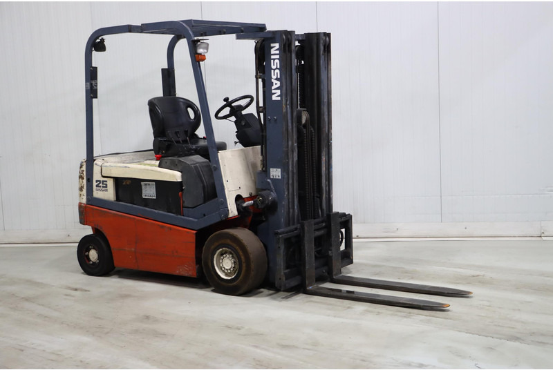 Nissan Q02L25CU - Electric forklift: picture 1 Nissan Q02L25CU - Electric forklift: picture 1