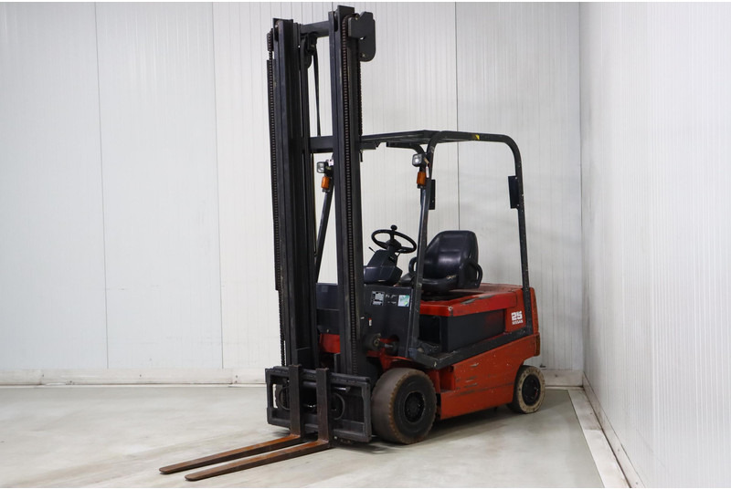 Nissan Q02L25CU - Electric forklift: picture 3 Nissan Q02L25CU - Electric forklift: picture 3