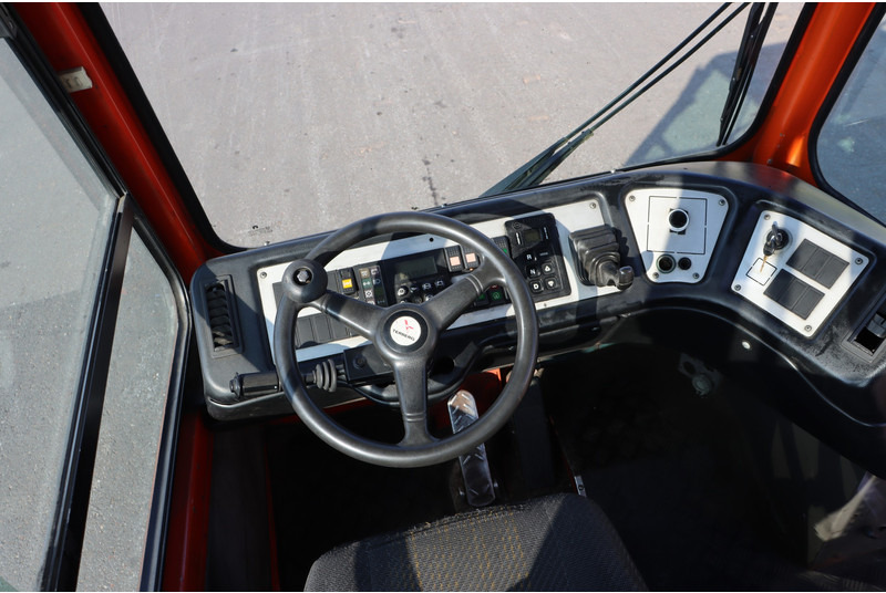 Terberg YT182 - Terminal tractor: picture 2 Terberg YT182 - Terminal tractor: picture 2