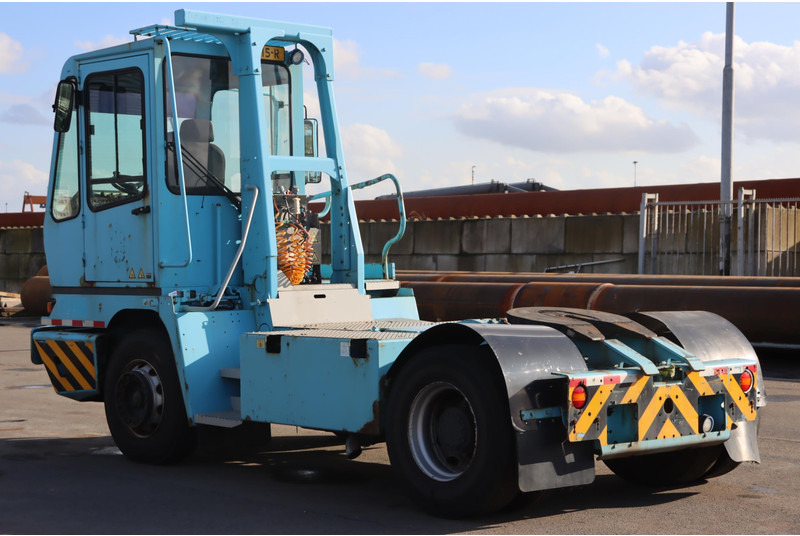 Terberg YT222 - Terminal tractor: picture 4 Terberg YT222 - Terminal tractor: picture 4
