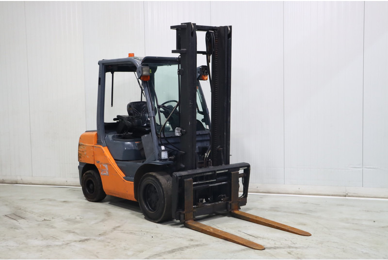 Toyota 52-8FDJF35 - Diesel forklift: picture 1 Toyota 52-8FDJF35 - Diesel forklift: picture 1