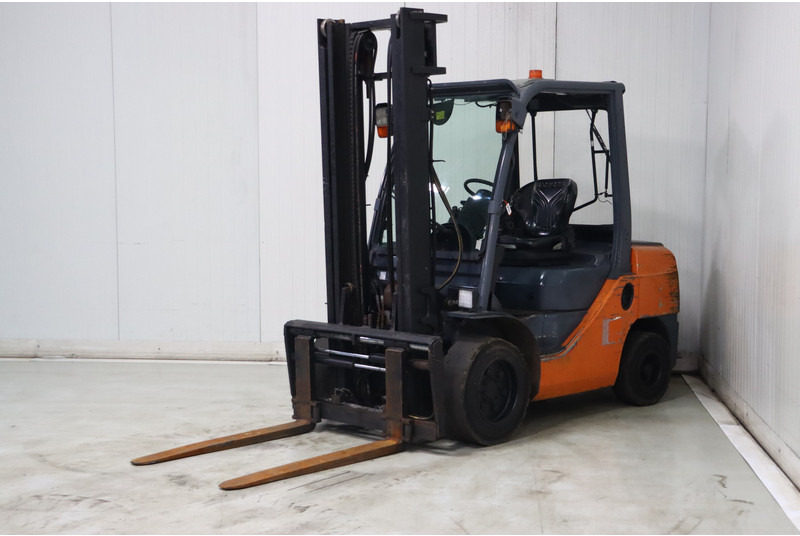 Toyota 52-8FDJF35 - Diesel forklift: picture 4 Toyota 52-8FDJF35 - Diesel forklift: picture 4