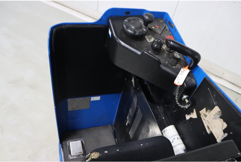 Toyota LSE200 - Order picker: picture 2 Toyota LSE200 - Order picker: picture 2