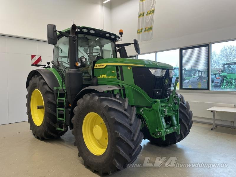John Deere 6R 230 - Farm tractor: picture 3 John Deere 6R 230 - Farm tractor: picture 3