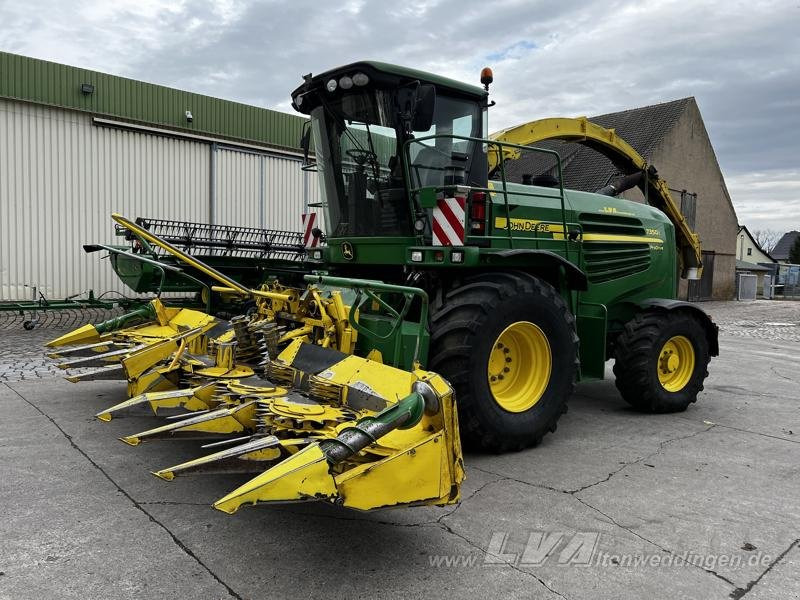 John Deere 7350 - Forage harvester: picture 1 John Deere 7350 - Forage harvester: picture 1
