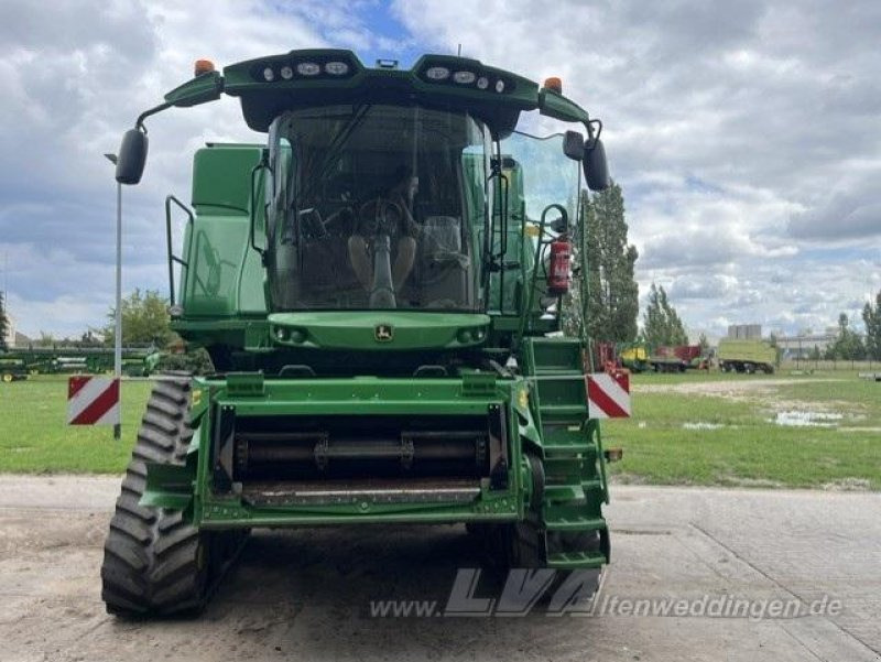 John Deere T670 - Combine harvester: picture 1 John Deere T670 - Combine harvester: picture 1