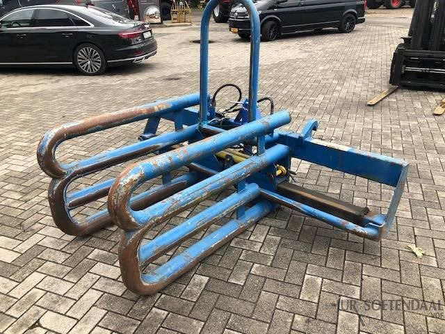 GOWEIL bale clamp - Clamp for Agricultural machinery: picture 2 GOWEIL bale clamp - Clamp for Agricultural machinery: picture 2