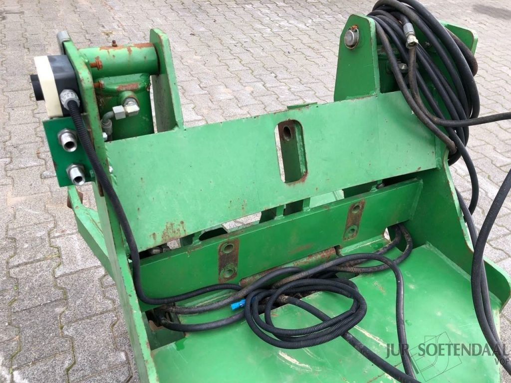 Farm tractor JOHN DEERE frontlinkage: picture 16