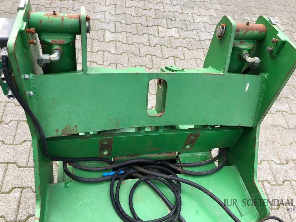 Farm tractor JOHN DEERE frontlinkage: picture 10