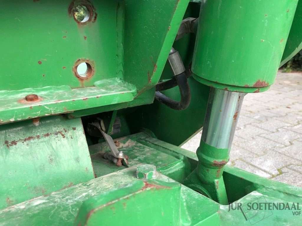 Farm tractor JOHN DEERE frontlinkage: picture 8