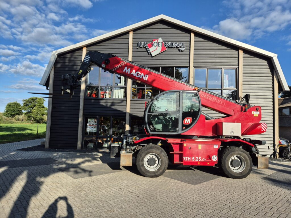 Telescopic handler MAGNI RTH 5.25 SH: picture 1