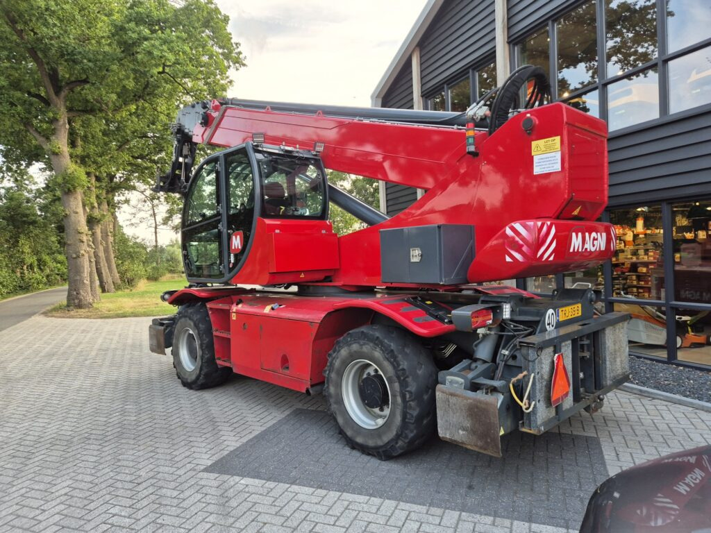 MAGNI RTH 6.30 SH roto telescopic handler - Telescopic handler: picture 3 MAGNI RTH 6.30 SH roto telescopic handler - Telescopic handler: picture 3