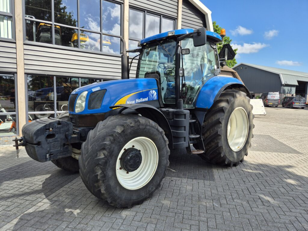 NEW HOLLAND T6080 - Farm tractor: picture 2 NEW HOLLAND T6080 - Farm tractor: picture 2