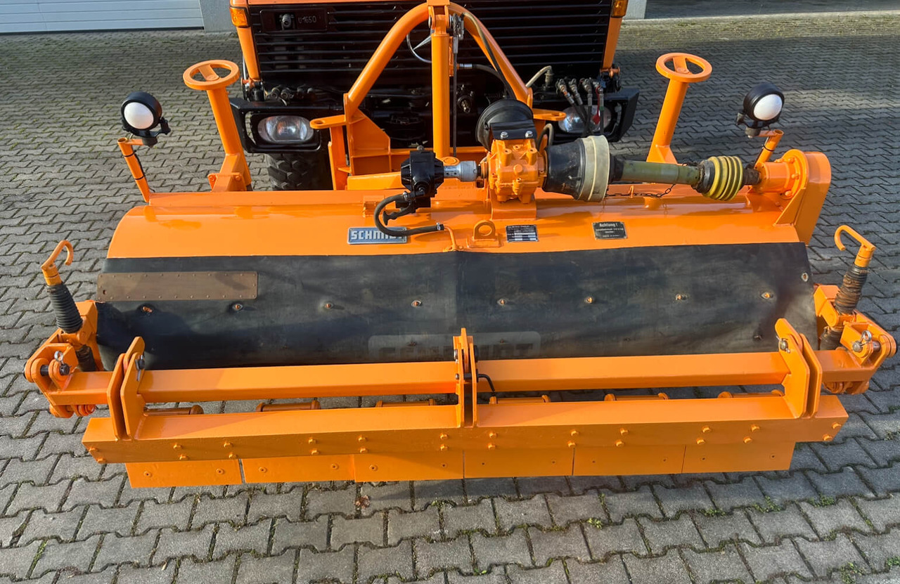 Unimog Frontanbaukehrbesen Schmidt VKS4.2 - Broom: picture 1 Unimog Frontanbaukehrbesen Schmidt VKS4.2 - Broom: picture 1