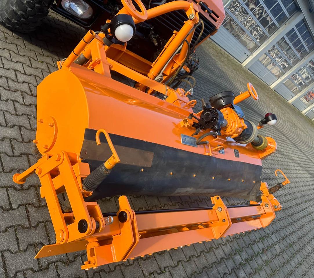 Unimog Frontanbaukehrbesen Schmidt VKS4.2 - Broom: picture 2 Unimog Frontanbaukehrbesen Schmidt VKS4.2 - Broom: picture 2
