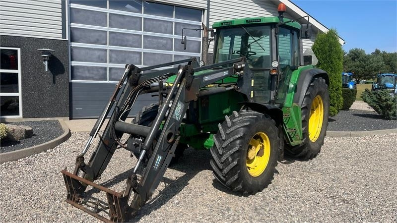John Deere 6510 Med frontlæsser - Farm tractor: picture 2 John Deere 6510 Med frontlæsser - Farm tractor: picture 2