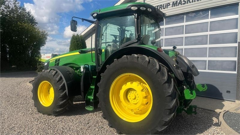John Deere 8320R - Farm tractor: picture 3 John Deere 8320R - Farm tractor: picture 3