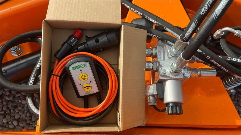 Limas Vario SHL 330 Med lys  - Snow plough for Agricultural machinery: picture 2 Limas Vario SHL 330 Med lys  - Snow plough for Agricultural machinery: picture 2