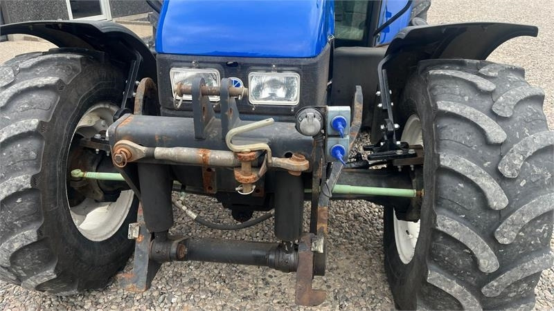New Holland TL90 Med frontlift - Farm tractor: picture 4 New Holland TL90 Med frontlift - Farm tractor: picture 4