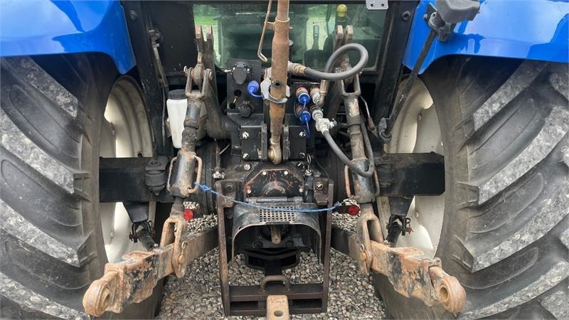 New Holland TL90 Med frontlift - Farm tractor: picture 5 New Holland TL90 Med frontlift - Farm tractor: picture 5