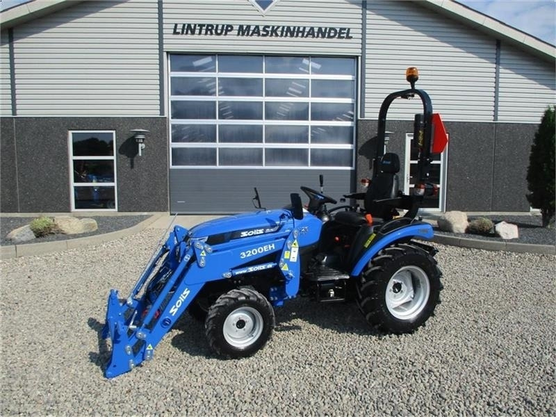 Solis 26 HST Med Frontlæsser - Farm tractor: picture 1 Solis 26 HST Med Frontlæsser - Farm tractor: picture 1