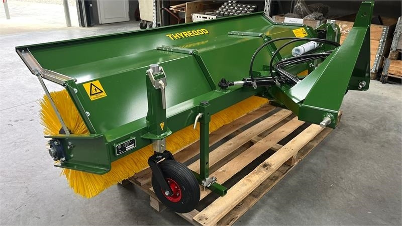 Broom Thyregod TK 2800 med nylon børster og hydraulisk sving. bre: picture 8