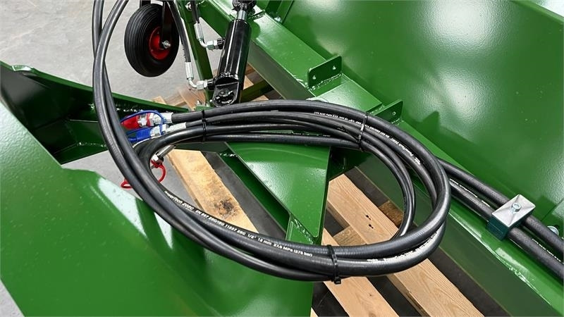Broom Thyregod TK 2800 med nylon børster og hydraulisk sving. bre: picture 7