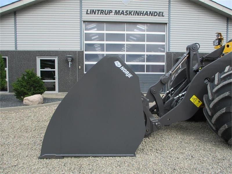 Volvo HØJTIPSKOVL NORJE 4,2 m3 265cm bred og vendbar bol - Wheel loader: picture 1 Volvo HØJTIPSKOVL NORJE 4,2 m3 265cm bred og vendbar bol - Wheel loader: picture 1