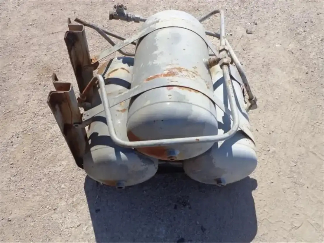 Volvo Airtanks From Volvo F88-F89 - Brake parts for Truck: picture 3 Volvo Airtanks From Volvo F88-F89 - Brake parts for Truck: picture 3