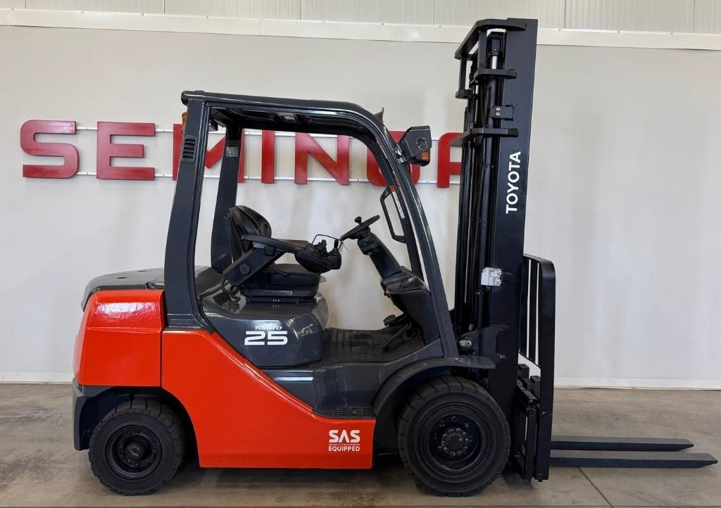 Toyota 10811 06-8FD25F - Diesel forklift: picture 2 Toyota 10811 06-8FD25F - Diesel forklift: picture 2