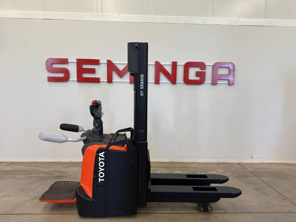 Toyota 10820 SPE120L - Electric forklift: picture 4 Toyota 10820 SPE120L - Electric forklift: picture 4