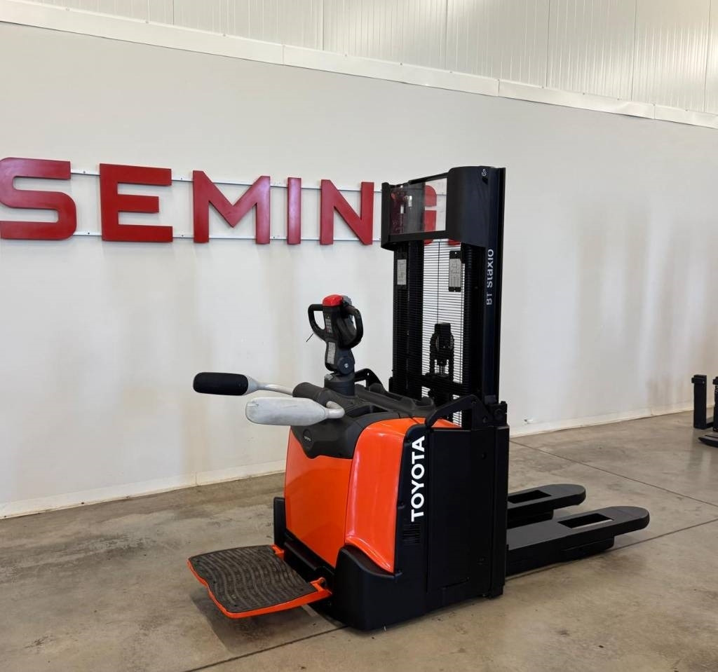 Toyota 10820 SPE120L - Electric forklift: picture 1 Toyota 10820 SPE120L - Electric forklift: picture 1