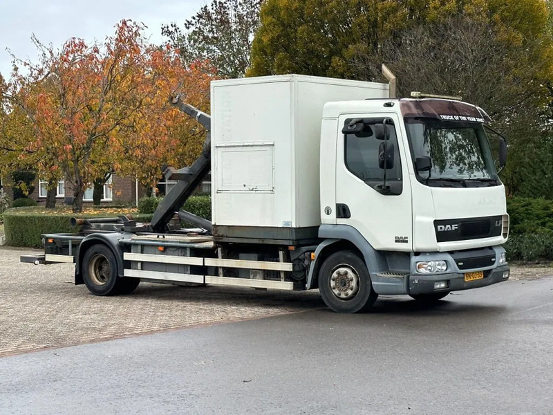 DAF LF 45 180!! HAAKARM/CONTAINER!!MOBILE WORKSHOP!! - Hook lift truck: picture 1 DAF LF 45 180!! HAAKARM/CONTAINER!!MOBILE WORKSHOP!! - Hook lift truck: picture 1