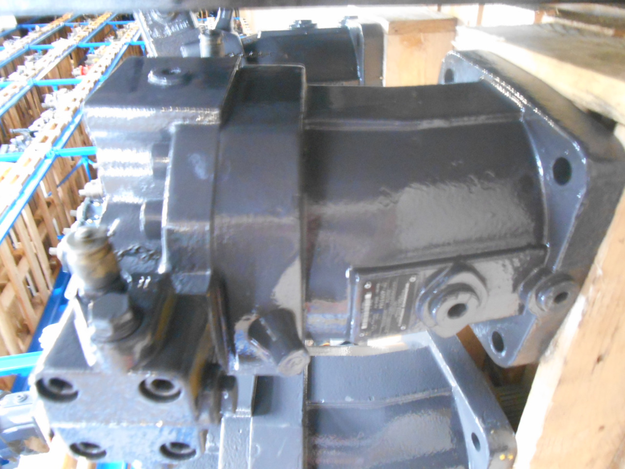 Brueninghaus Hydromatik 142115012 - R902024758 - Hydraulic motor for Construction machinery: picture 1 Brueninghaus Hydromatik 142115012 - R902024758 - Hydraulic motor for Construction machinery: picture 1