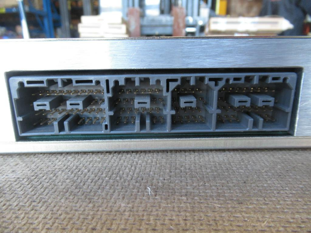 CNH YN22E00015F3 - ECU for Construction machinery: picture 3 CNH YN22E00015F3 - ECU for Construction machinery: picture 3