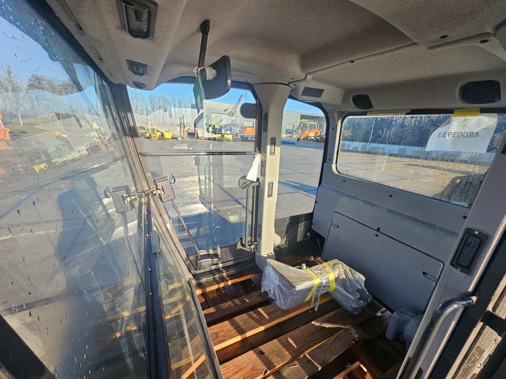 New Cab for Construction machinery Case 48003933: picture 6 New Cab for Construction machinery Case 48003933: picture 6