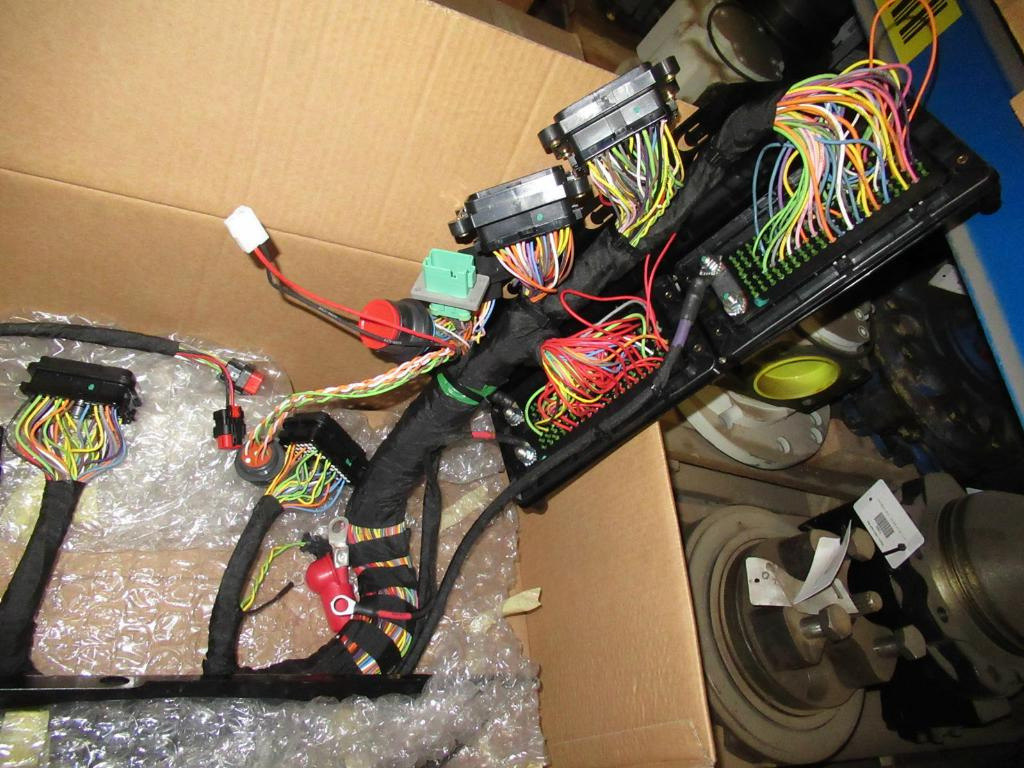Caterpillar 3803503 - 3838538 - Cables/ Wire harness for Construction machinery: picture 2 Caterpillar 3803503 - 3838538 - Cables/ Wire harness for Construction machinery: picture 2