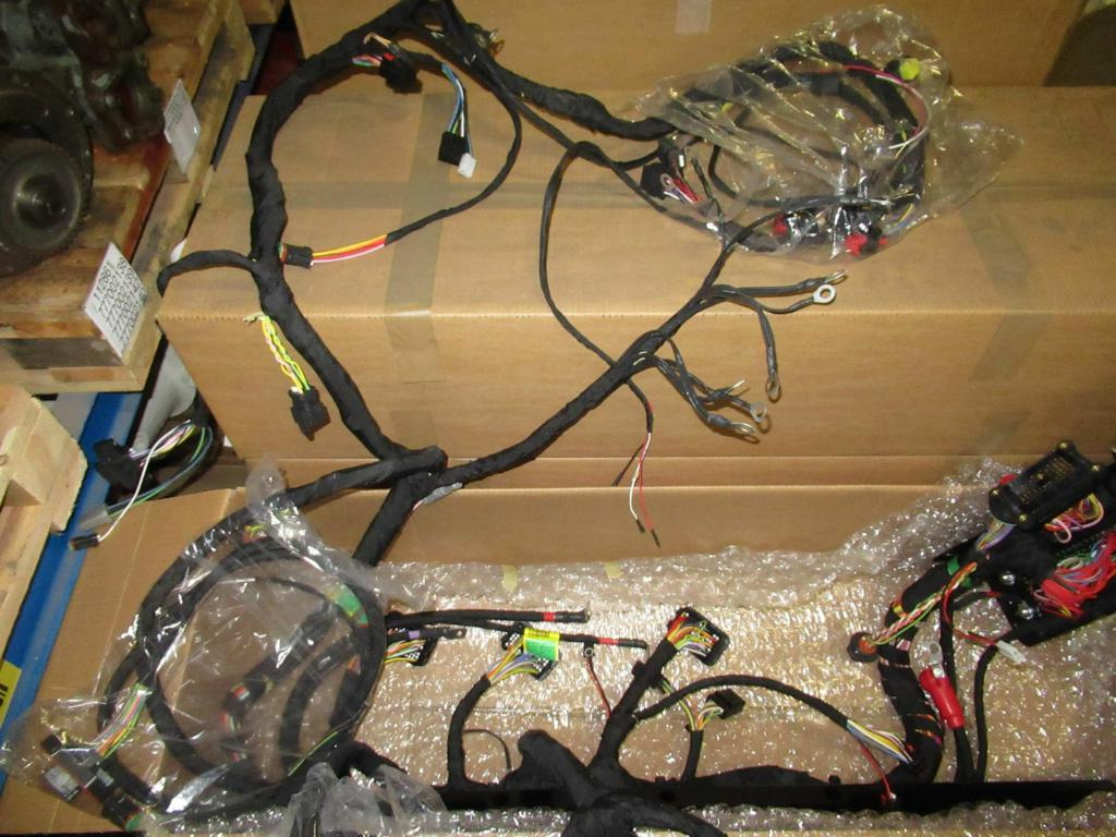 Caterpillar 4371967 - 3803893 - Cables/ Wire harness for Construction machinery: picture 3 Caterpillar 4371967 - 3803893 - Cables/ Wire harness for Construction machinery: picture 3