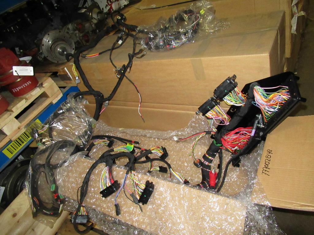 Caterpillar 4371967 - 3803893 - Cables/ Wire harness for Construction machinery: picture 1 Caterpillar 4371967 - 3803893 - Cables/ Wire harness for Construction machinery: picture 1