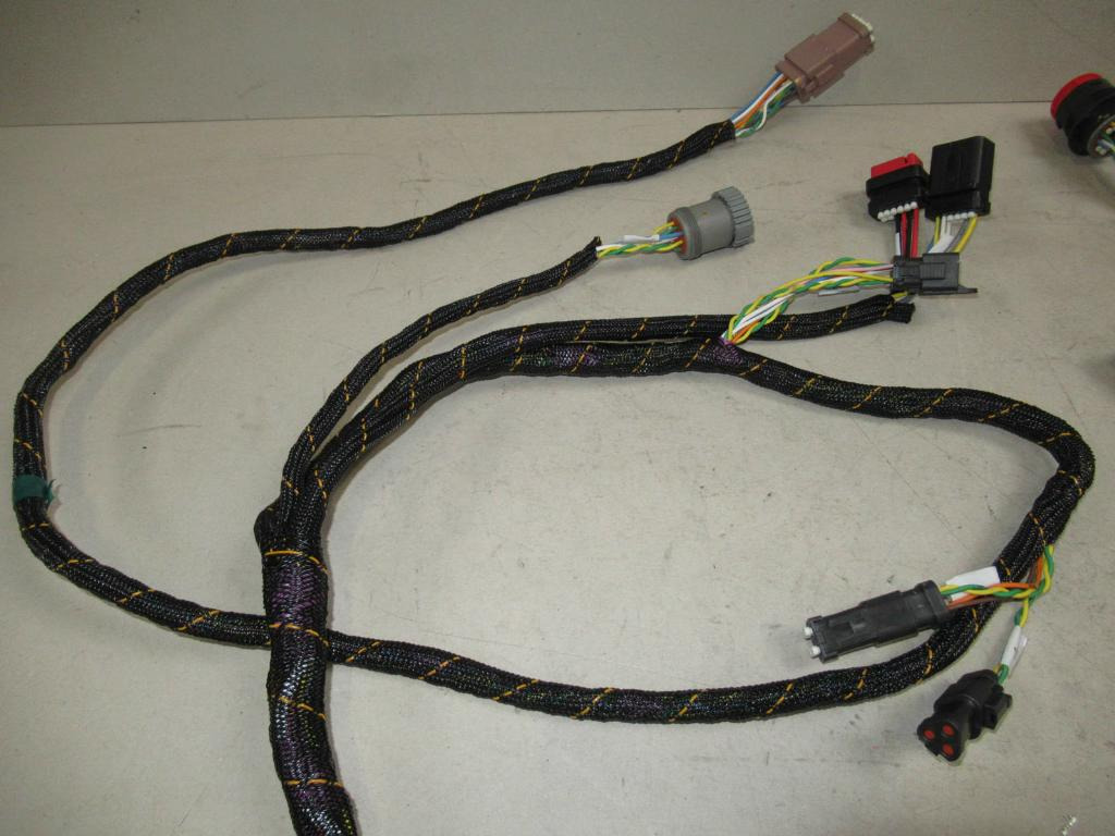 Caterpillar 4565621 - Cables/ Wire harness for Construction machinery: picture 2 Caterpillar 4565621 - Cables/ Wire harness for Construction machinery: picture 2