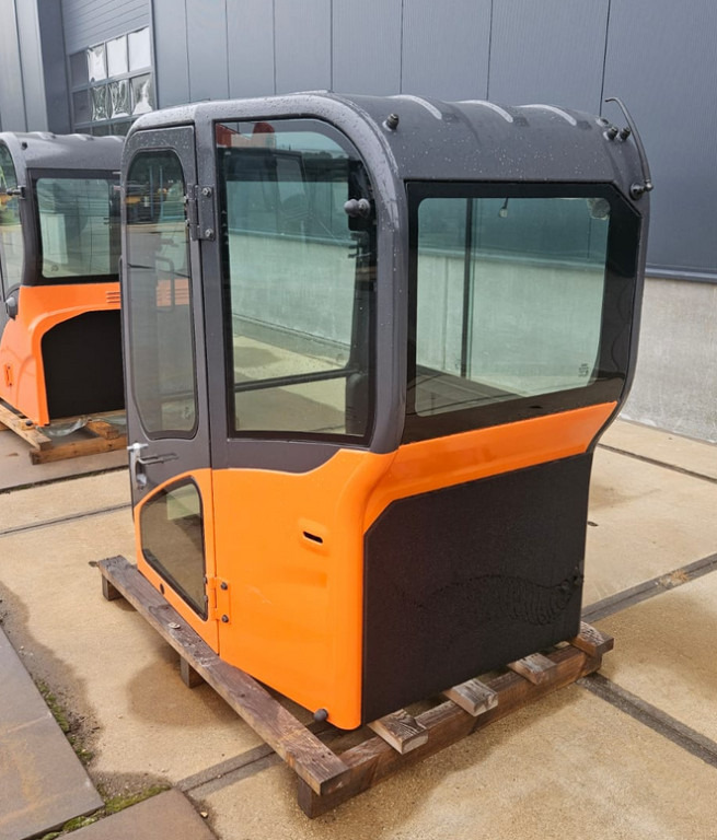 Doosan 220101-00070 - 220101-00070 - Cab for Construction machinery: picture 3 Doosan 220101-00070 - 220101-00070 - Cab for Construction machinery: picture 3