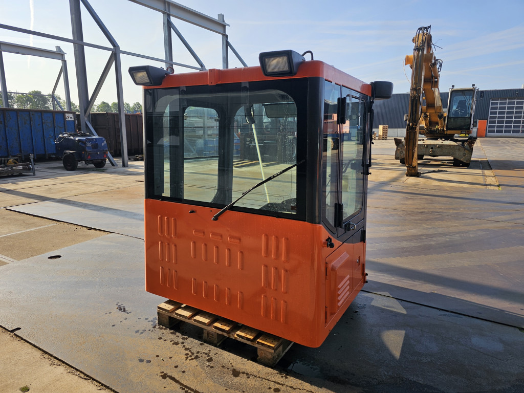 Doosan 220101-00071B - 220101-00071A - Cab for Construction machinery: picture 5 Doosan 220101-00071B - 220101-00071A - Cab for Construction machinery: picture 5