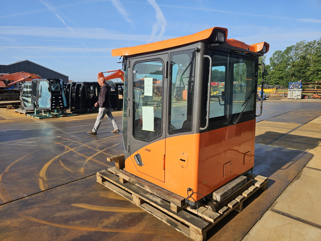 Doosan 220101-00229T - 220101-00229U - Cab for Construction machinery: picture 5 Doosan 220101-00229T - 220101-00229U - Cab for Construction machinery: picture 5