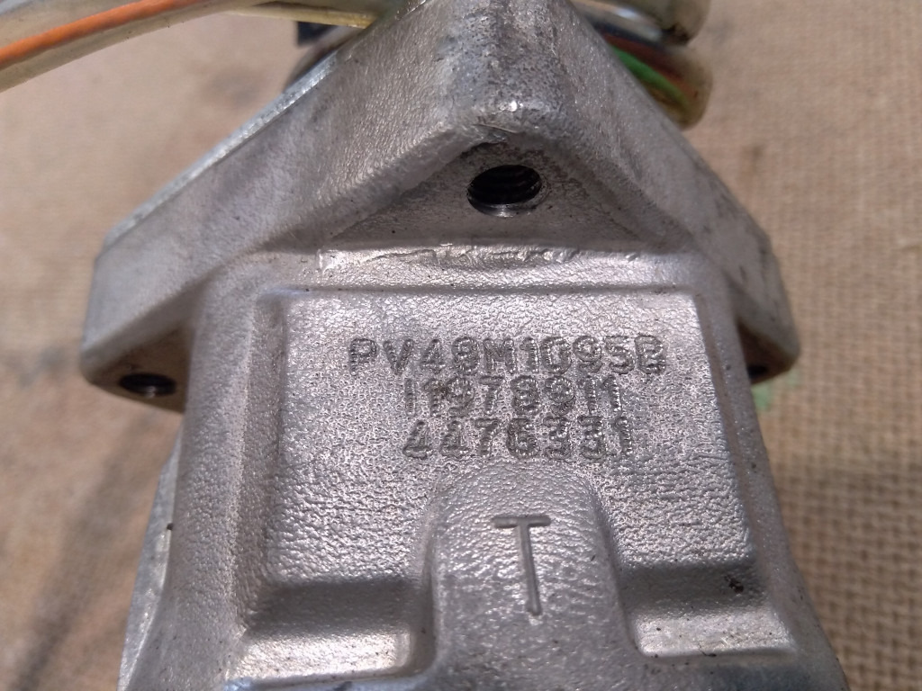 Cab and interior for Construction machinery Hitachi 4476331: picture 6