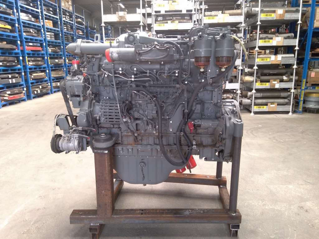 Hitachi 4644223 - Engine for Construction machinery: picture 1 Hitachi 4644223 - Engine for Construction machinery: picture 1